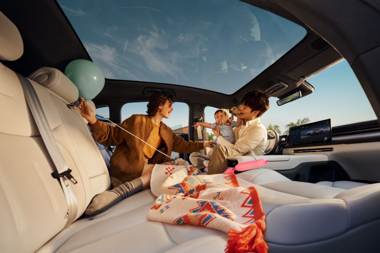 xpeng-g6-anaklinomena-kathismata